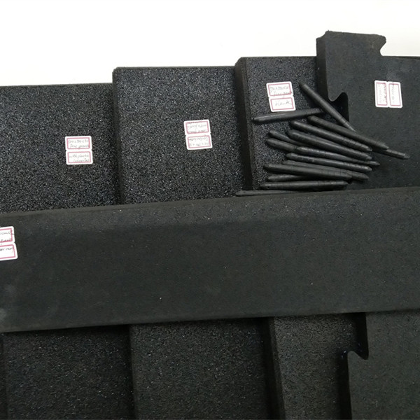Rubber tiles with connectors